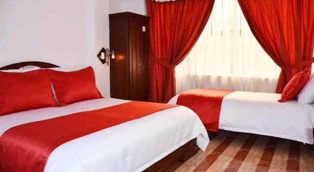 Семейный номер Standard Hotel Plaza Victoria