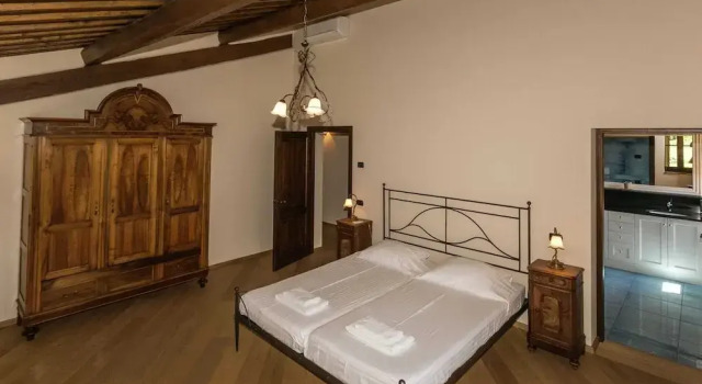 Scenic Stay in Poppi With Pool, Book Vacation Home Hotels in Poppi with a Pool, Swimming Pool