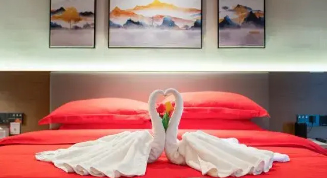 Люкс Rezen Longhh Hotel (Zhaoqing Seven Star Cave Sports Center)