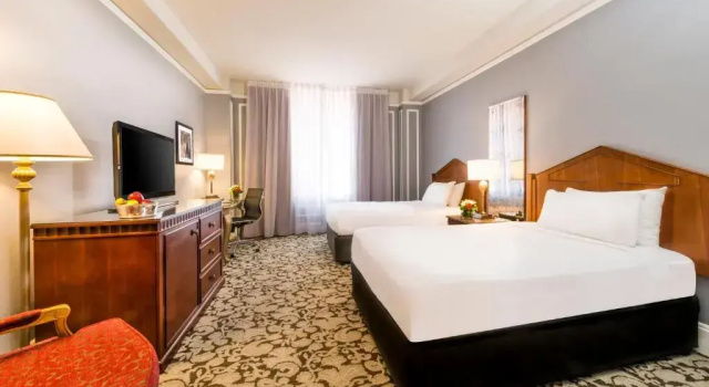 Четырёхместный номер Deluxe The Biltmore Los Angeles