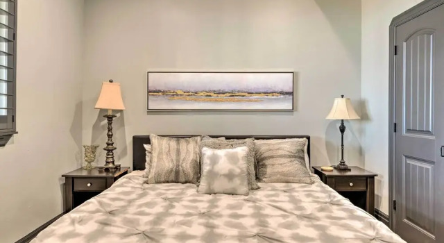 Spacious Tooele Unit w/ Sprawling Mtn Views!, Book Feriehus Hoteller i Tooele med parkering, Parkering