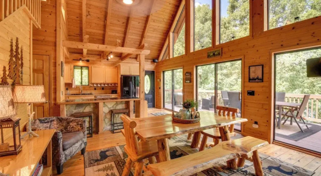 Коттедж Lakefront Six Mile Vacation Rental w/ Dock