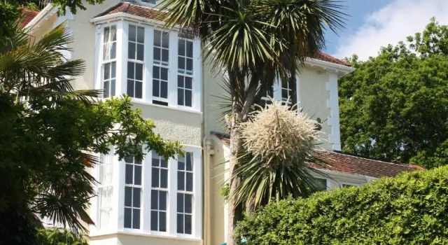 The Charterhouse, Book Bed and Breakfast Hoteller i Torquay med parkering, nær Torre Abbey, Parkering