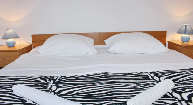 Apartment Remi - 300 m from sea: A3 Nin, Zadar riviera