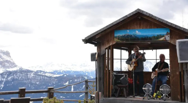 Rifugio Graziani Hütte, Book Hotel Marebbe Trentino Alto Adige