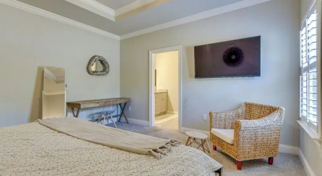 Chic Navarre Getaway w/ Large Yard: 4 Mi to Beach!, Брондау Демалыс үйі Navarre Panhandle Florida