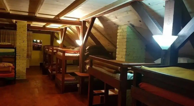 Кровать в общем номере Dragan’s Den Plitvice Hostel