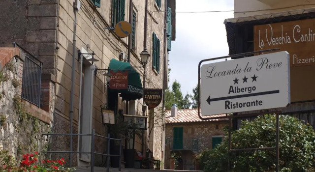 Locanda La Pieve, Buchen Sie Hotel Semproniano Toskana