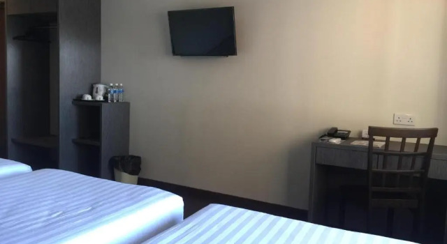 Трёхместный номер Superior Check Inn Hotel Tawau