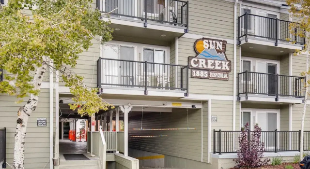 Номер Standard Suncreek A-7 2 Bedroom Condo by RedAwning