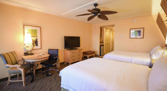 Четырёхместный номер Standard с видом на бассейн Hampton Inn Key Largo
