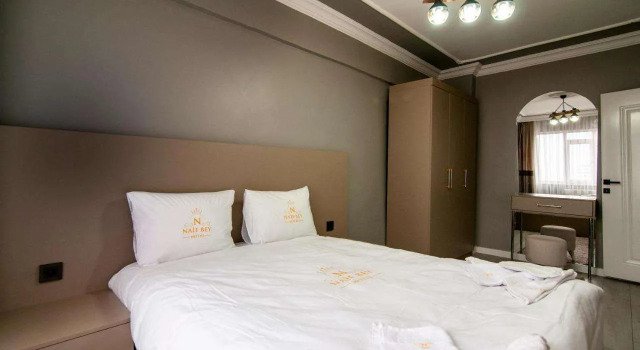 Naif Bey Hotel, Забронировать Отель Фатих Стамбул, рядом с Библиотека Стамбульского университета