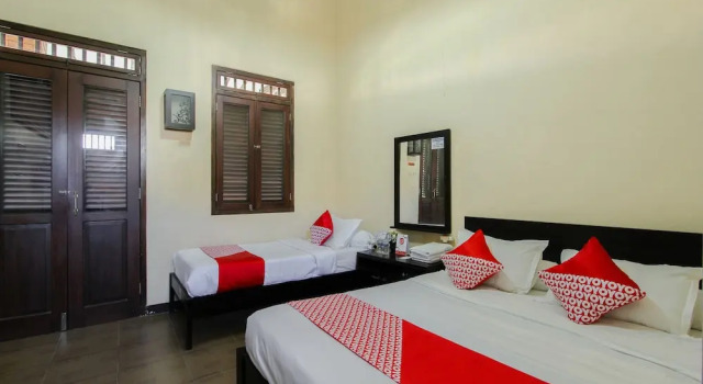 OYO 1361 Singosari Family Residence