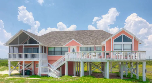 White Sand Beach House by Vtrips, Rezerwuj Hotel Hotele w Saint Augustine Area z parkingiem, Parking