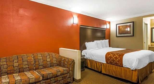 Двухместный люкс Rodeway Inn & Suites Corona