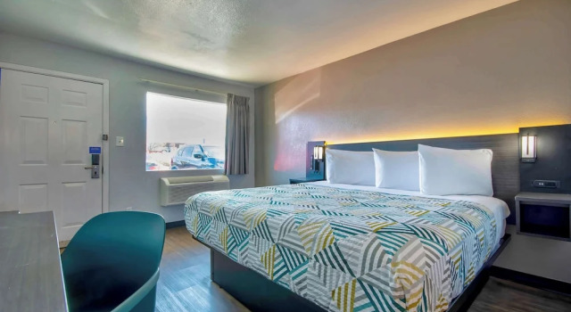 Двухместный номер Deluxe Motel 6-Albuquerque, NM - Carlisle