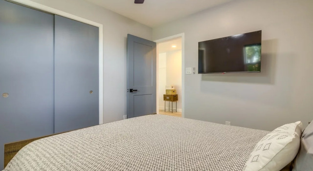 Коттедж Lago Vista Vacation Rental w/ Fireplace!