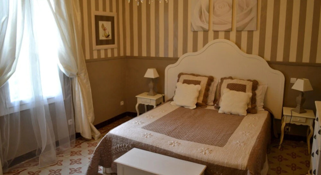 Lacanepière, Rezerwuj Hotel Generac Gard