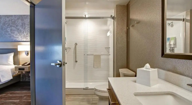 Одноместный люкс Home2 Suites By Hilton Edmonton South