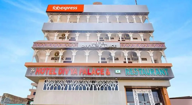 FabExpress Divya Palace, Забронировать Отель Отели штата Раджастхана с парковкой, Парковка