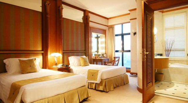 Grand Diamond Suites Hotel
