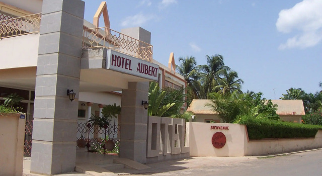 Hotel Aubert, Reserva ahora Hotel Hoteles de 3 estrellas en Ziguinchor, 3*