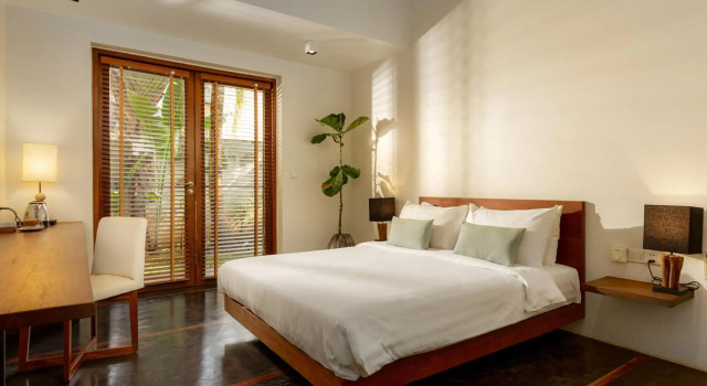 Modern 5 bedroom central pool villa - Rose Apple Residences