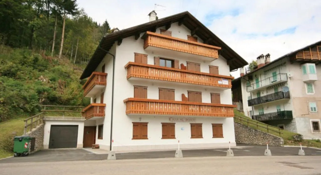 Casa al Bosco 5, Забронировать Отель Отели Livinallongo del Col di Lana с парковкой, Парковка
