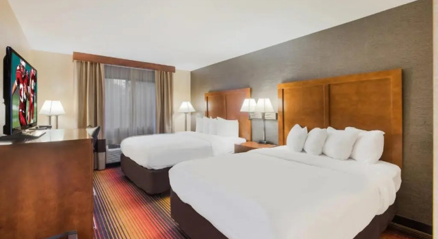 Четырёхместный номер Superior Red Roof Inn Fairfield
