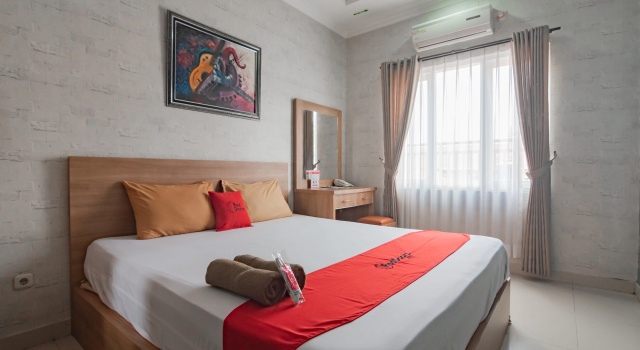 Номер Standard RedDoorz near Gedung Sate 2