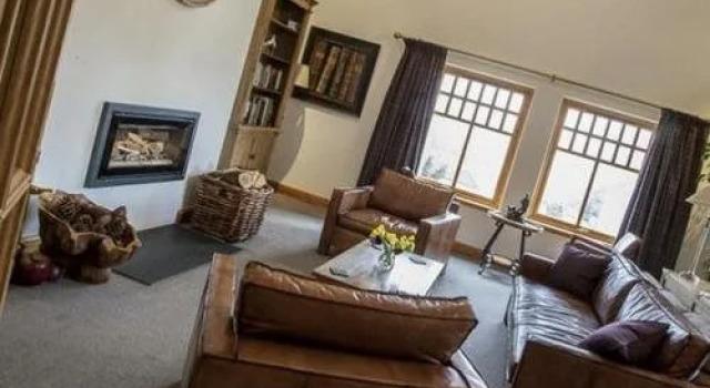 Sutherlands Guest House, Забронировать Гостевой дом Гостевые дома Кингасси, рядом с Этнографический музей Хайленда, Гостевой дом