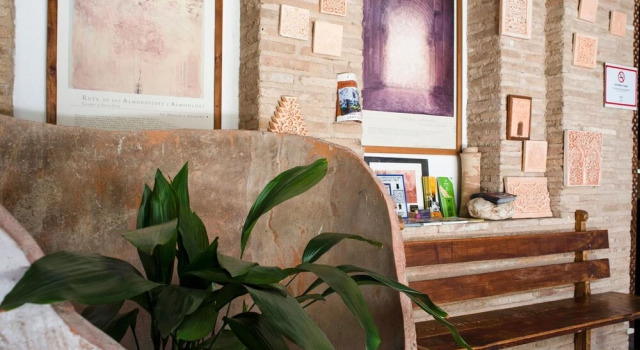 City Apartment With Private Terrace and Stunnings Views of the Alhambra, Забронировать Апартаменты/квартира Гранада Granada Province, рядом с Музей народных традиций и искусств Los Tiros de Granada