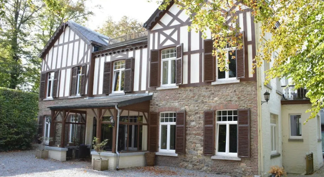 Luxurious Relaxation House in the Center of SPA with Large Garden, Indoor Pool, Забронировать Курортный отель Спа Pays des Sources, рядом с Оздоровительный и спа-центр Thermes de Spa