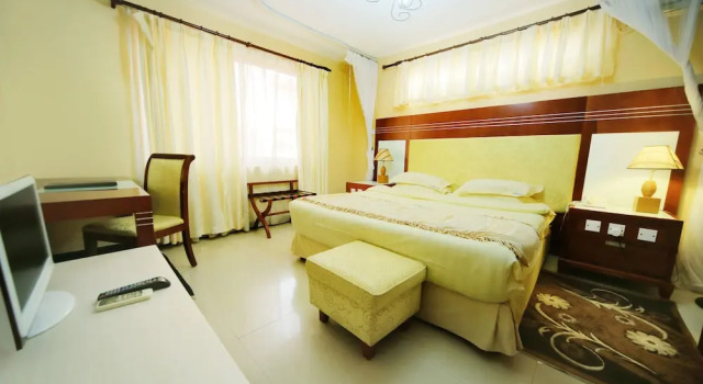 Deluxe Doppel Zimmer 2 Schlafzimmer mit Balkon und mit Stadtblick Hotel Africana