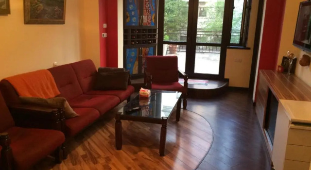 Yerevan center apartment 5A, Забронировать Апартаменты/квартира Отели Еревана с парковкой, рядом с Ереванский государственный университет, Парковка