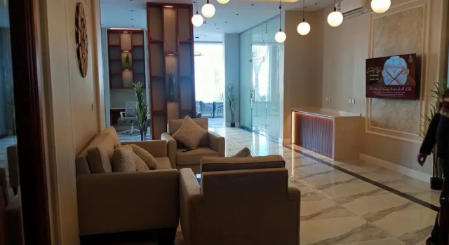 Al Alamein Suites, Buchen Sie Ferienwohnung Hotels in Provinz Tabuk mit Parkplatz, Parkplätze