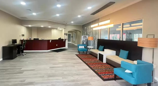 Jameson Inn & Suites Newport News, Varaa Hotelli Hotellit Minnesota pysäköinnillä, Pysäköinti