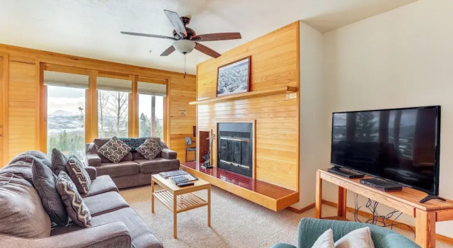 Апартаменты с 2 комнатами с балконом Mtn-view Gem w/ Community Perks in Silverthorne!