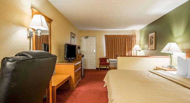 Quality Inn & Suites Mount Dora, 予約 ホテル マウント・ドラ フロリダ州
