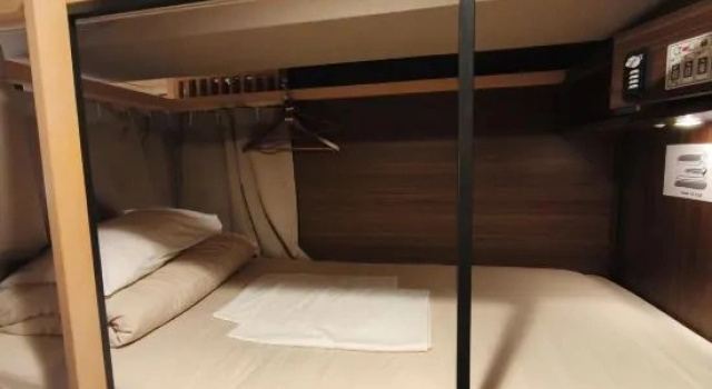 Кровать в общем номере (женский номер) A16 HOSTEL TOKYO