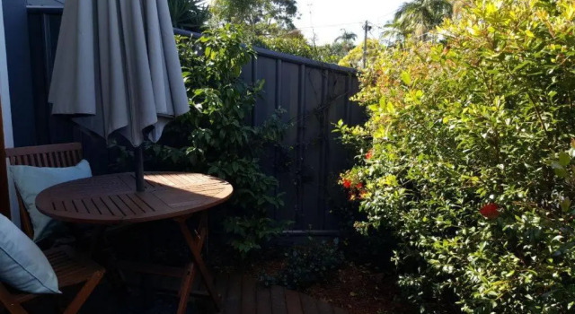 Woolloongabba, comfortable, modern, private studio