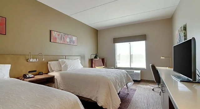 Четырёхместный номер Premium Hilton Garden Inn Edmond / Oklahoma City North, OK