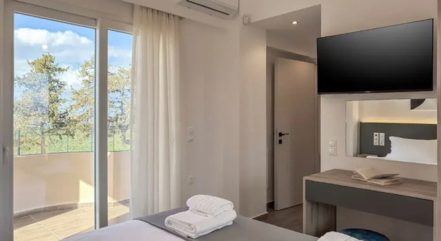 AeNaos Luxury Villa