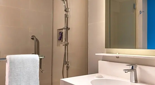 Люкс Parkinn By Radisson Iloilo