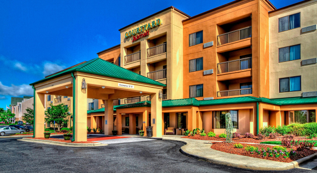 Courtyard by Marriott Burlington, Buchen Sie Hotel Burlington North Carolina