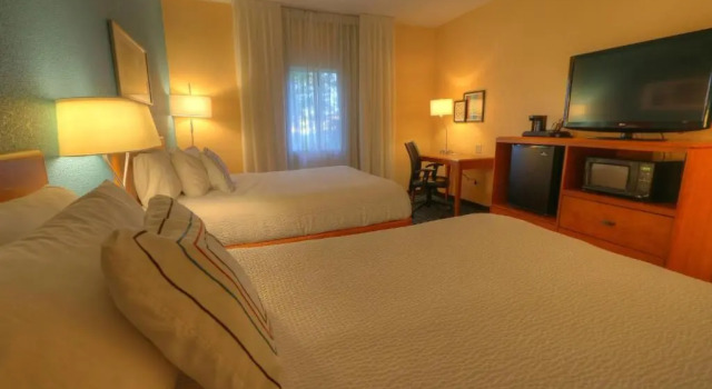 Четырёхместный номер Standard Fairfield Inn & Suites Mt. Pleasant