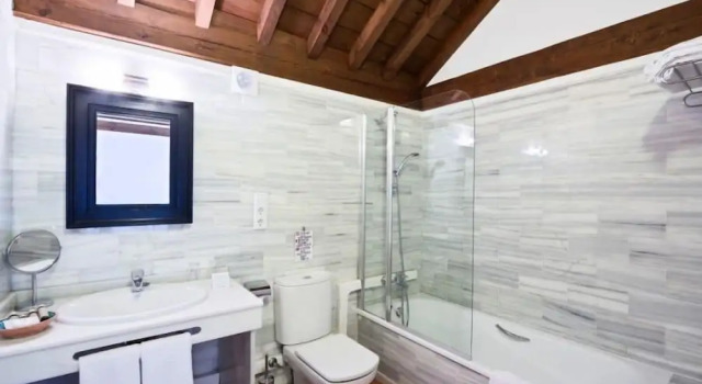 Двухместный номер Standard Цокольный этаж с видом на внутренний двор Hotel Santa Isabel La Real
