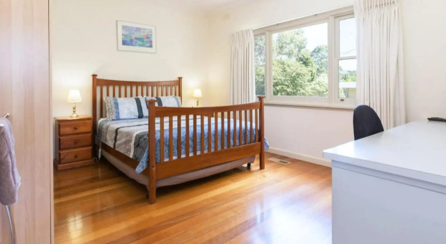Renovated Beach Beauty - Rosebud, Book Hotel Rosebud 