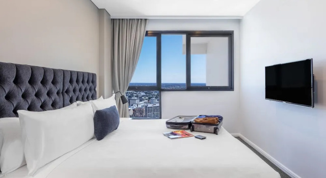 Люкс с 2 комнатами с балконом Meriton Suites Kent Street, Sydney