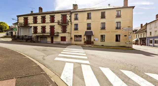 Logis Hôtel Robert, Rezerwuj Hotel Giat 